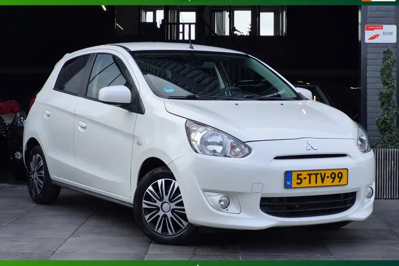Mitsubishi Space Star (2014)