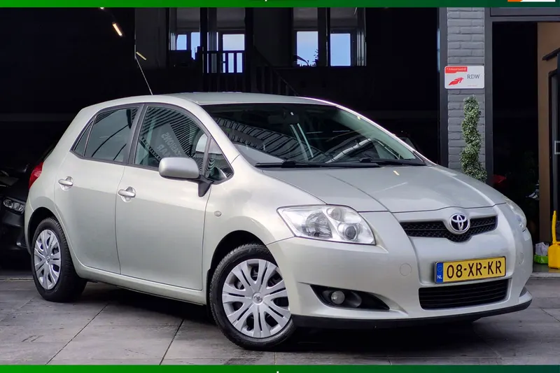 Toyota Auris (2007)