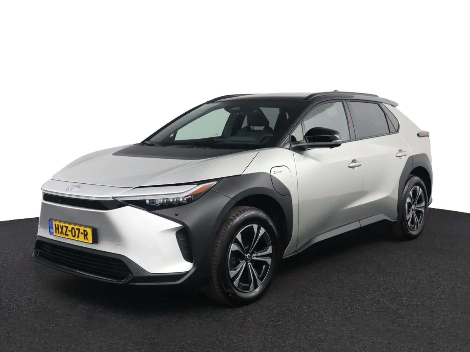 Toyota bZ4X (2025) — foto 1