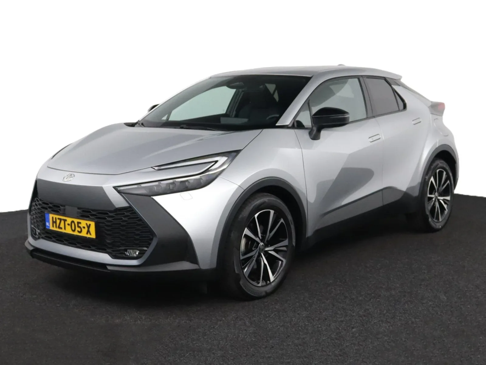 Toyota C-HR (2024) — foto 1