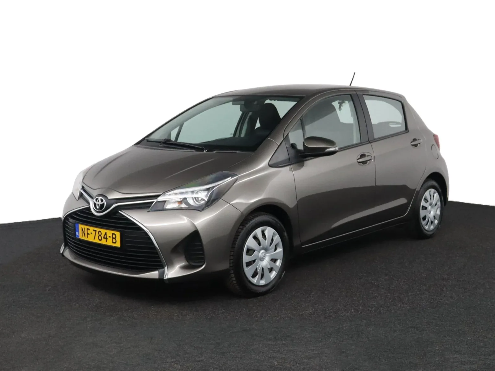 Toyota Yaris (2017) — foto 1