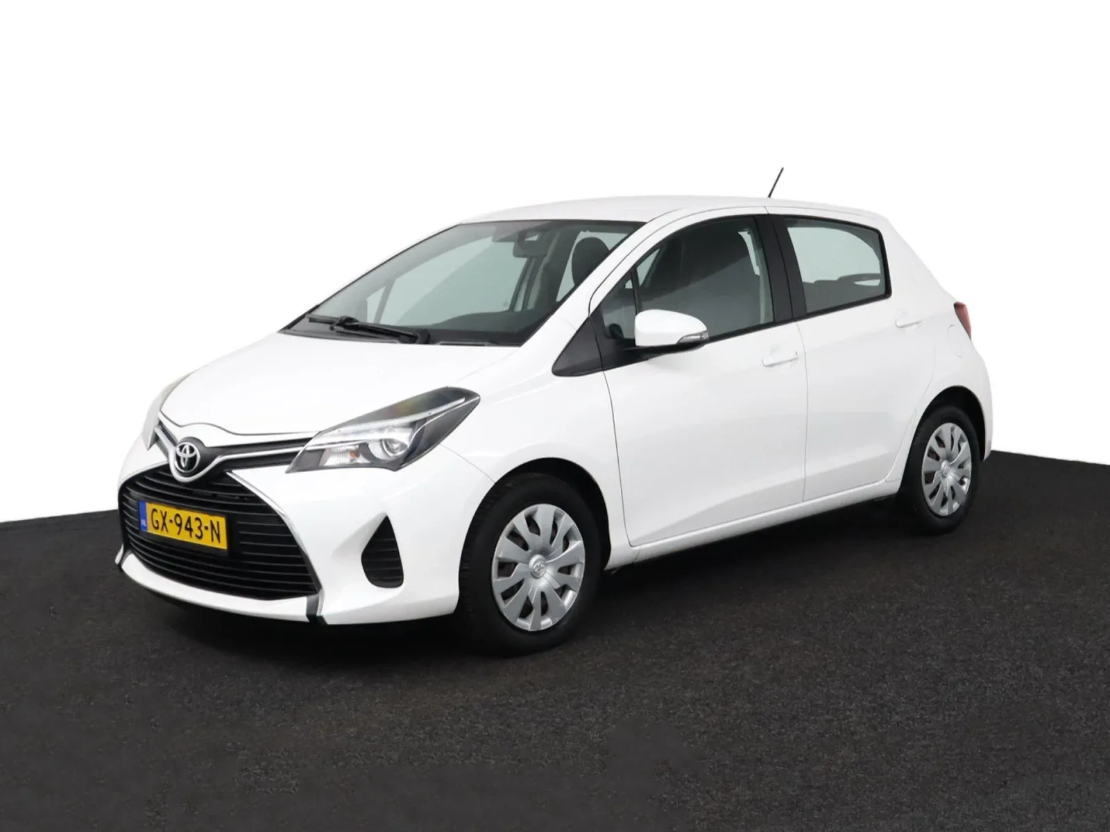 Toyota Yaris (2015) — foto 1