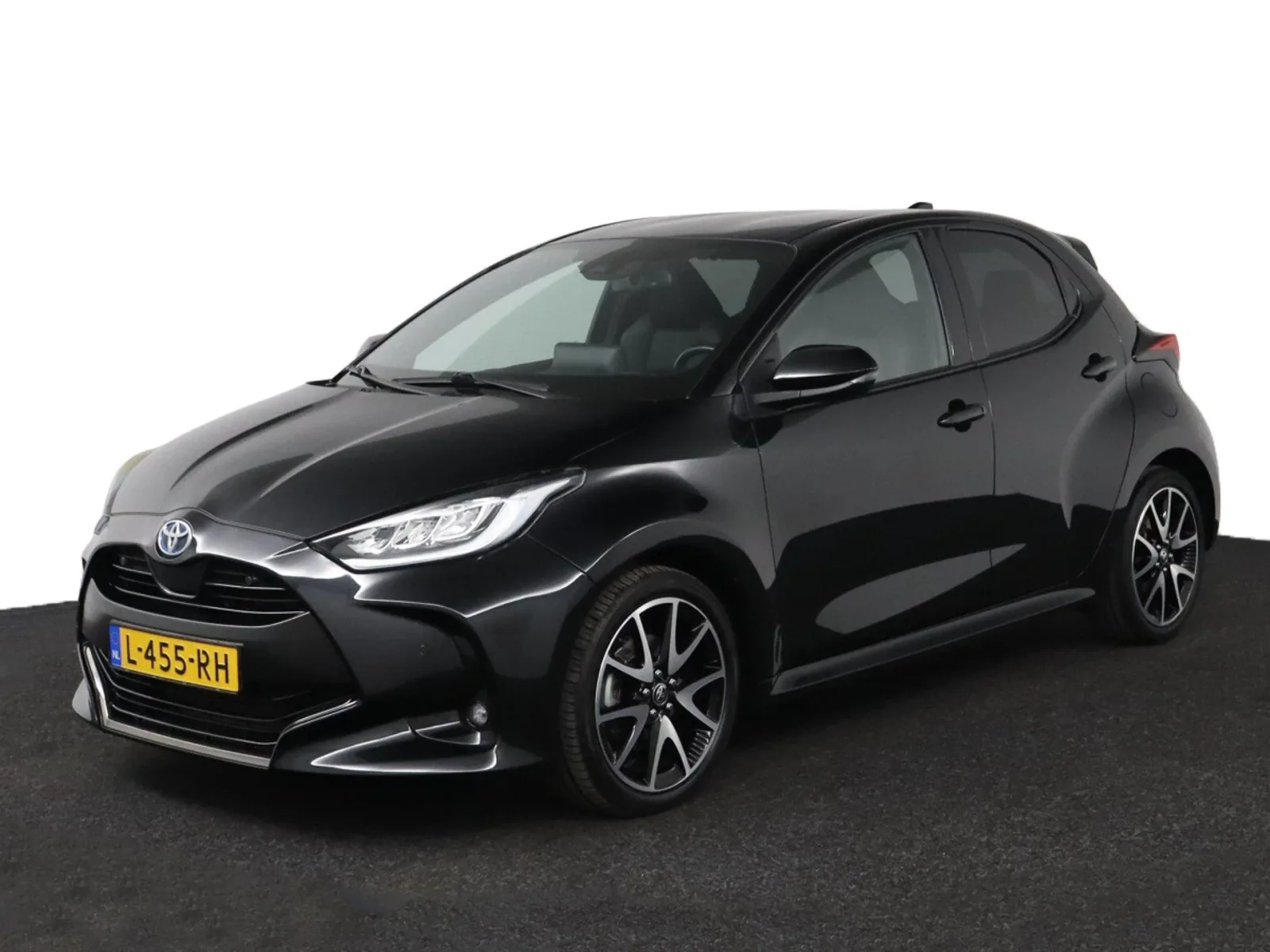 Toyota Yaris (2021) — foto 1