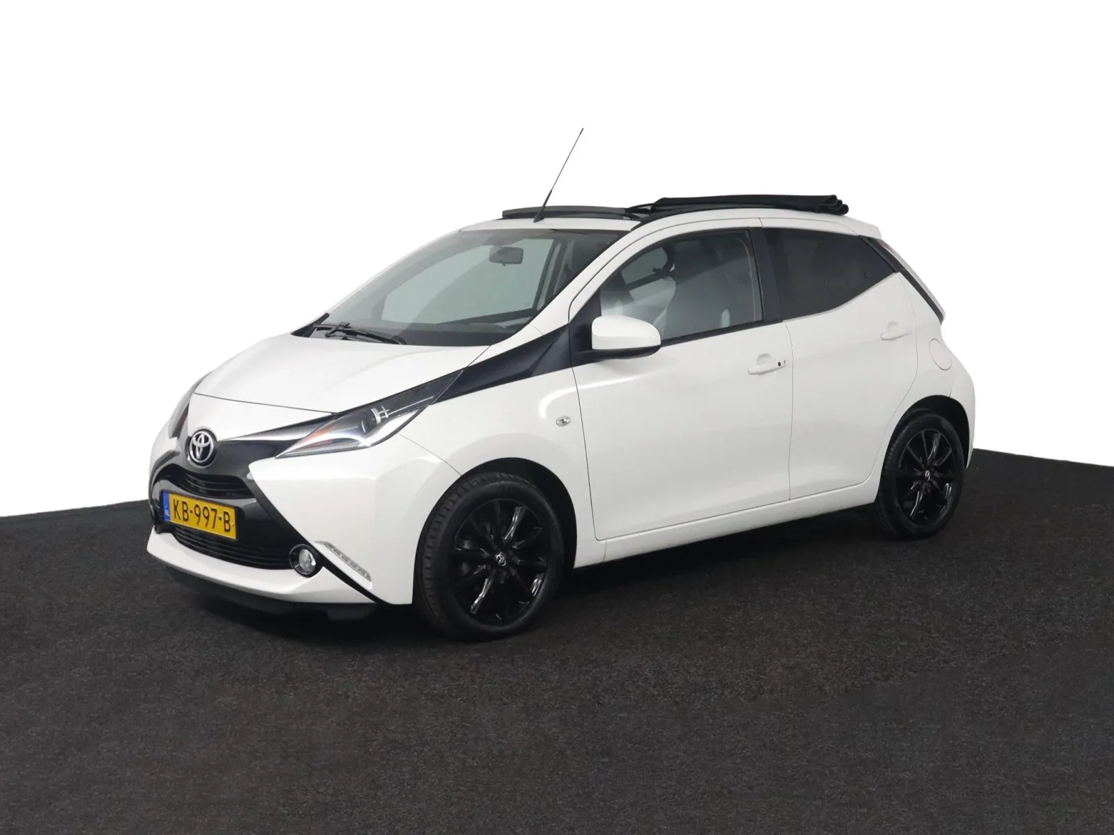 Toyota Aygo (2016) — foto 1