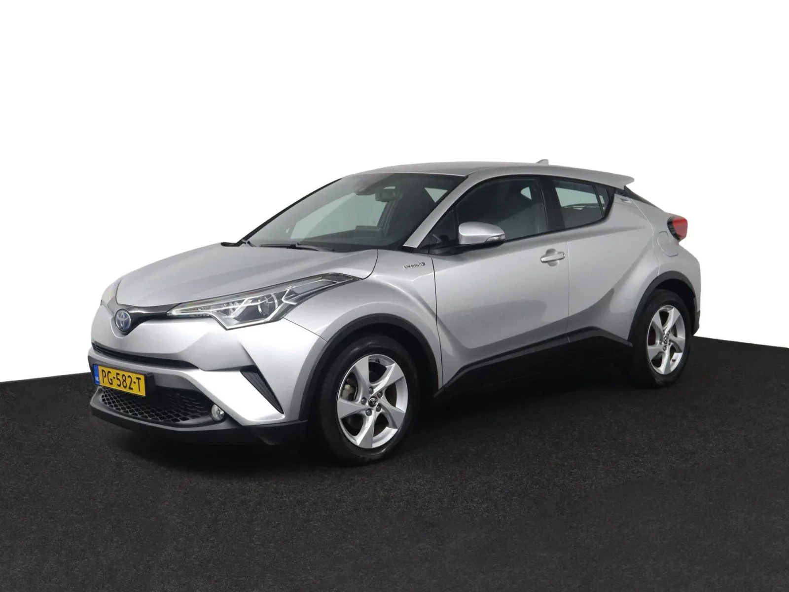 Toyota C-HR (2017) — foto 1