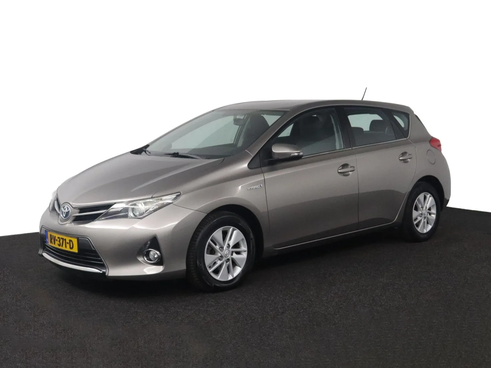 Toyota Auris (2014) — foto 1