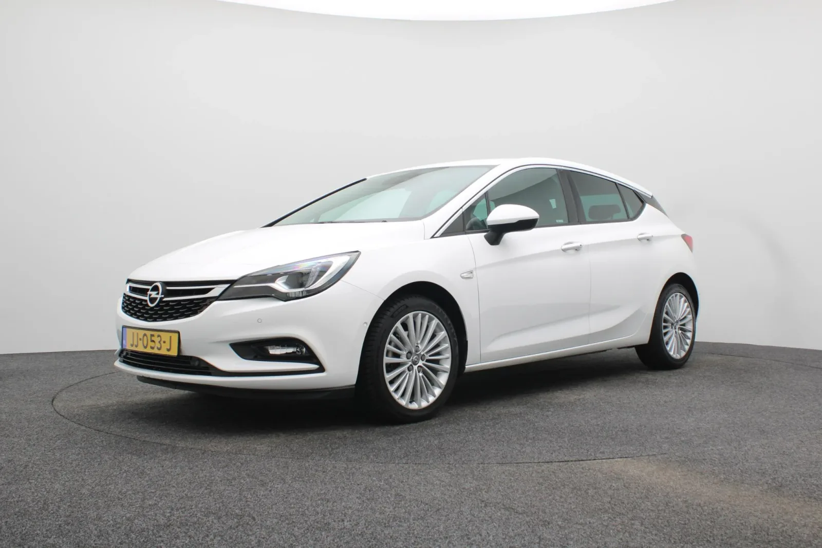 Opel Astra (2016) — foto 1