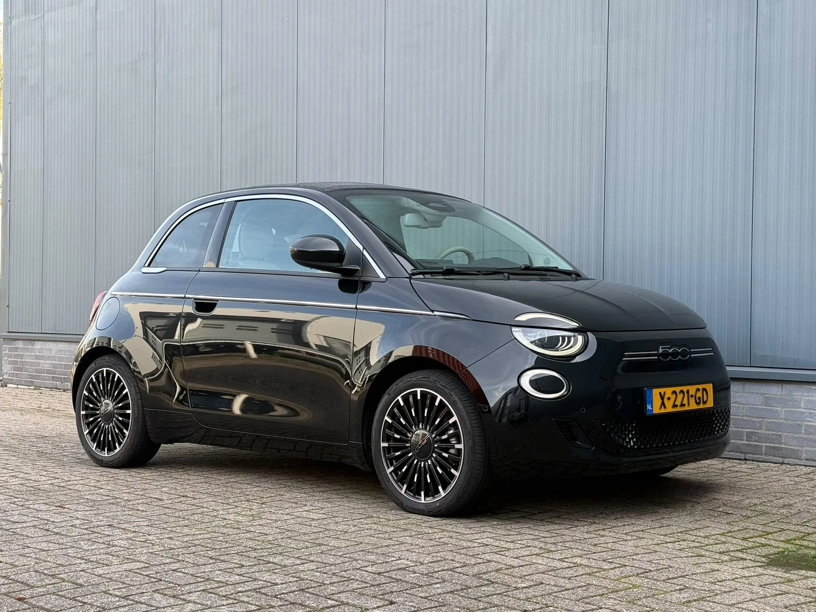 Fiat 500C (2023) — foto 1