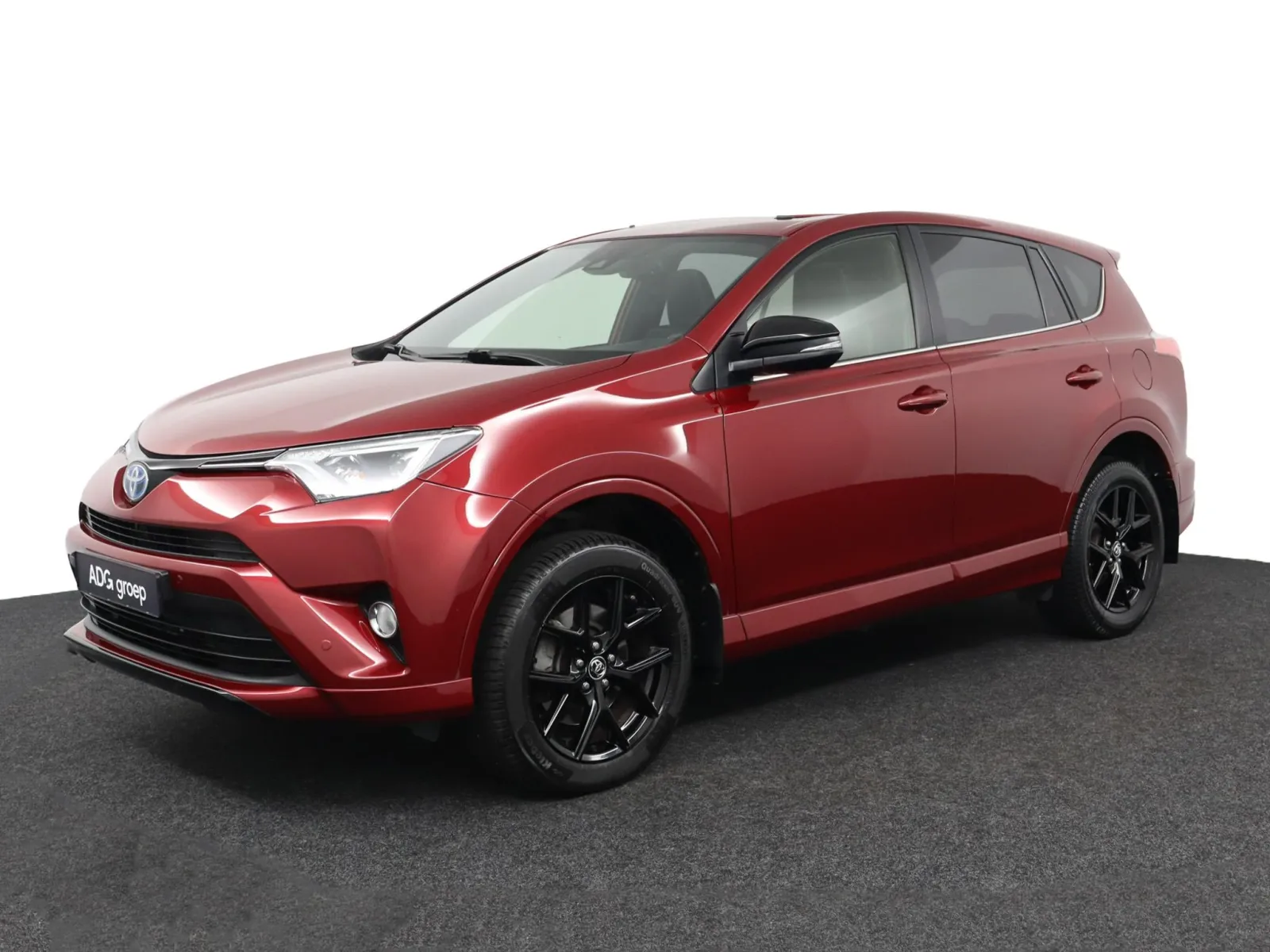 Toyota RAV4 (2018) — foto 1
