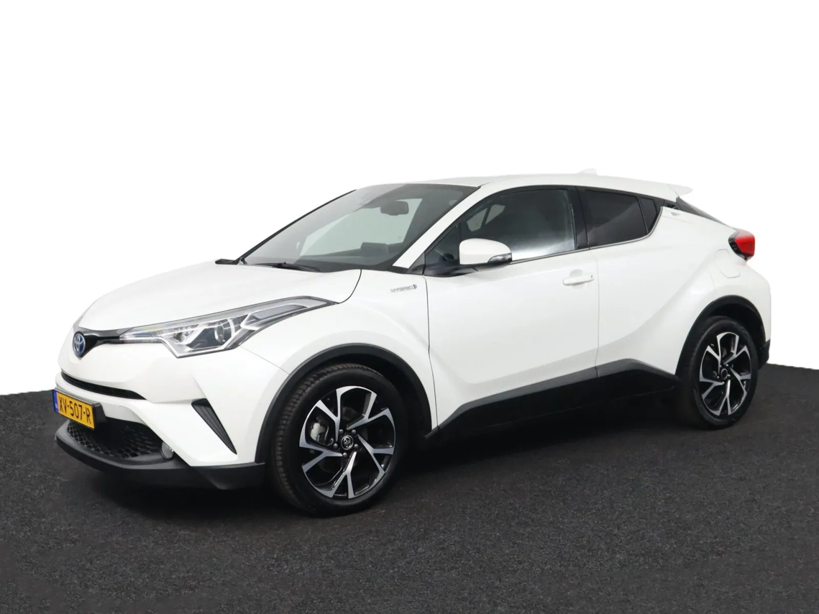Toyota C-HR (2019) — foto 1