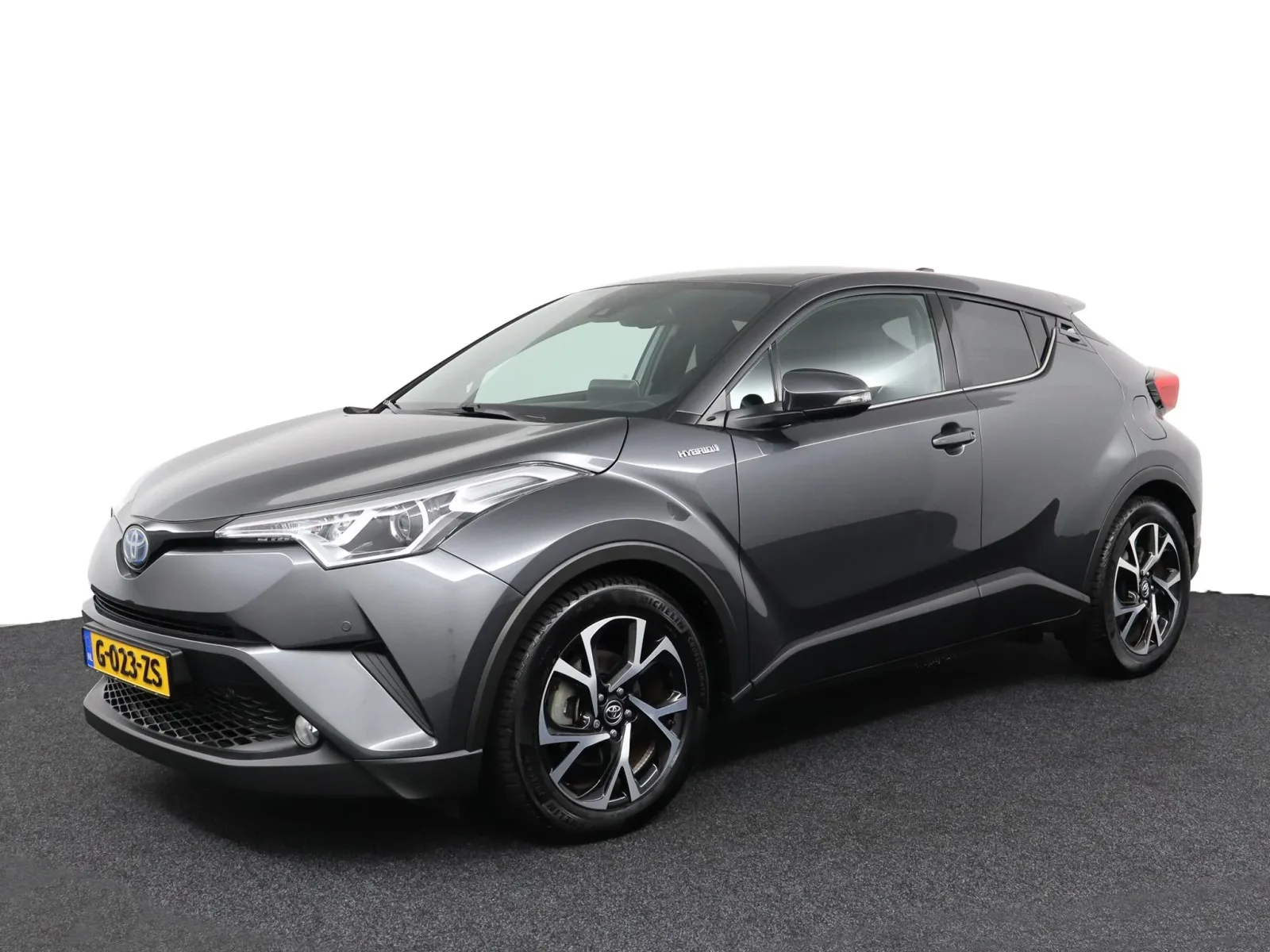 Toyota C-HR (2020) — foto 1