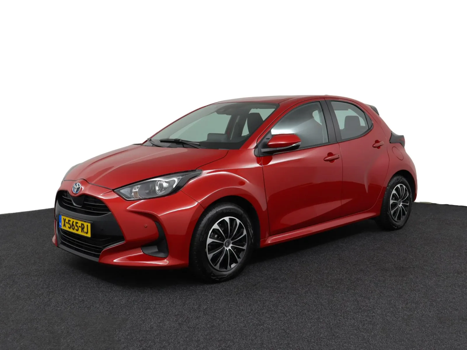 Toyota Yaris (2024) — foto 1