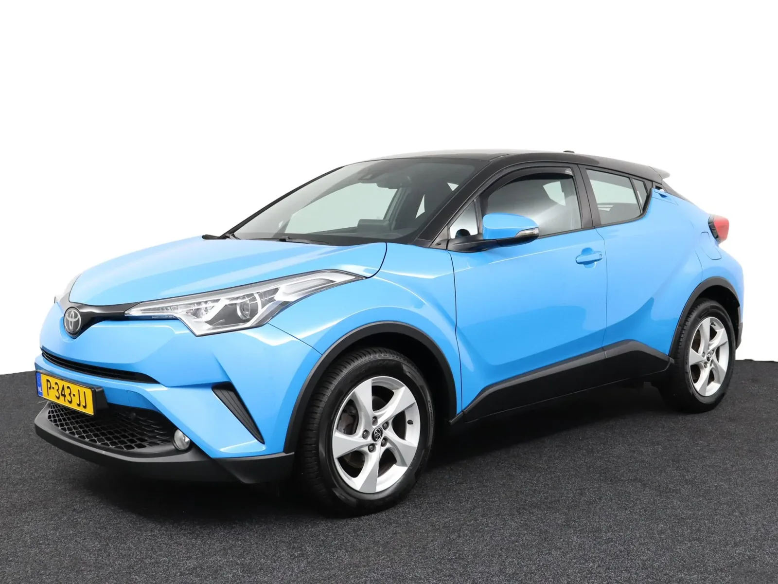 Toyota C-HR (2019) — foto 1