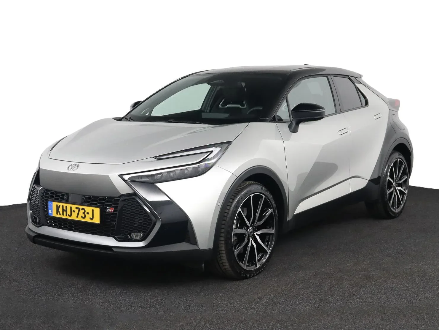Toyota C-HR (2025) — foto 1