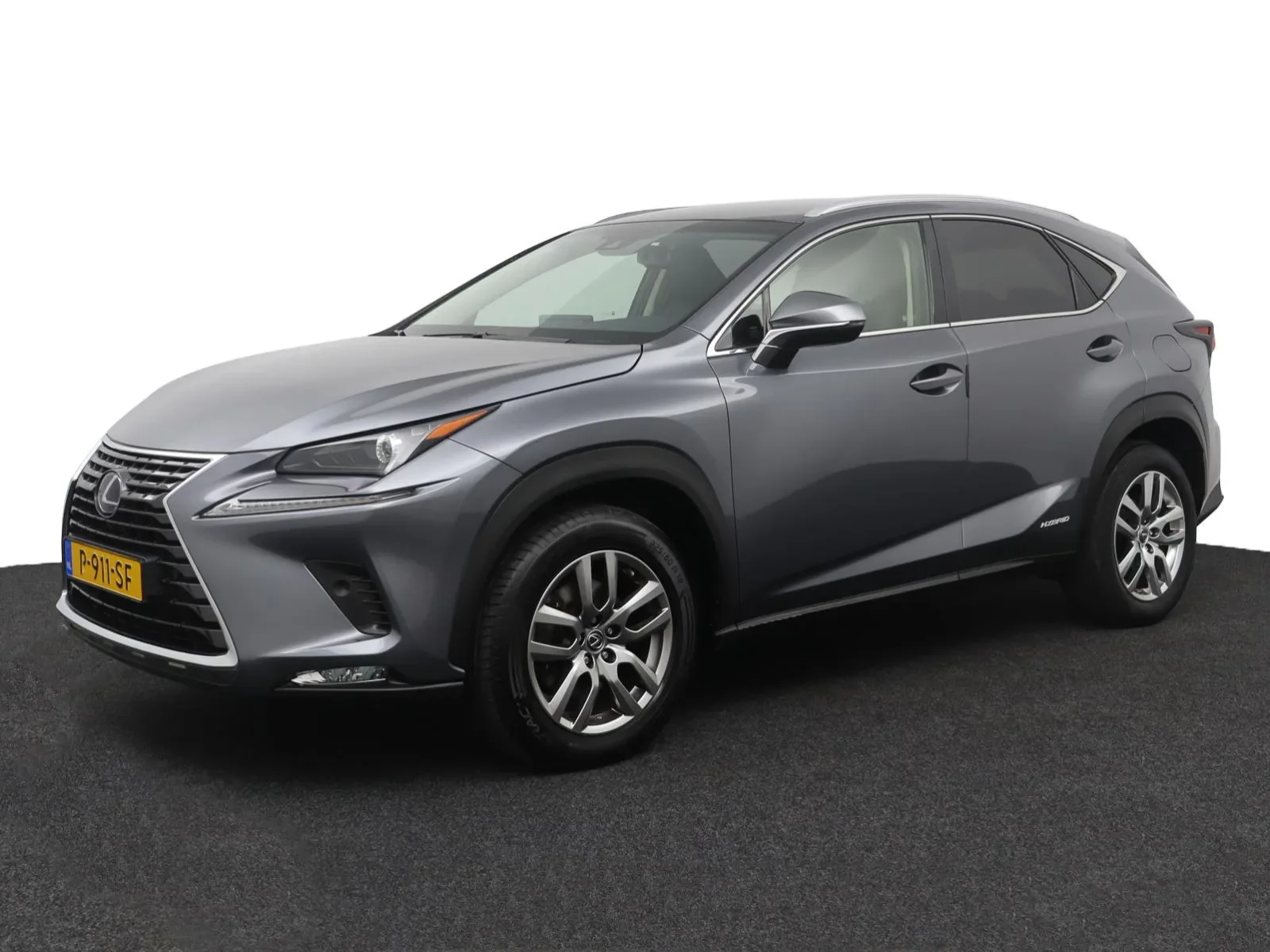 Lexus NX (2018) — foto 1
