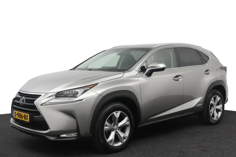 Lexus NX (2016)