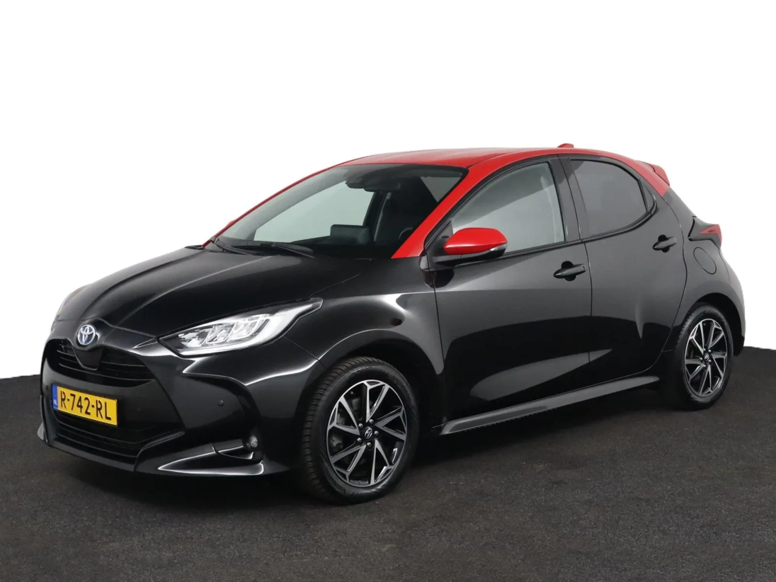Toyota Yaris (2022) — foto 1