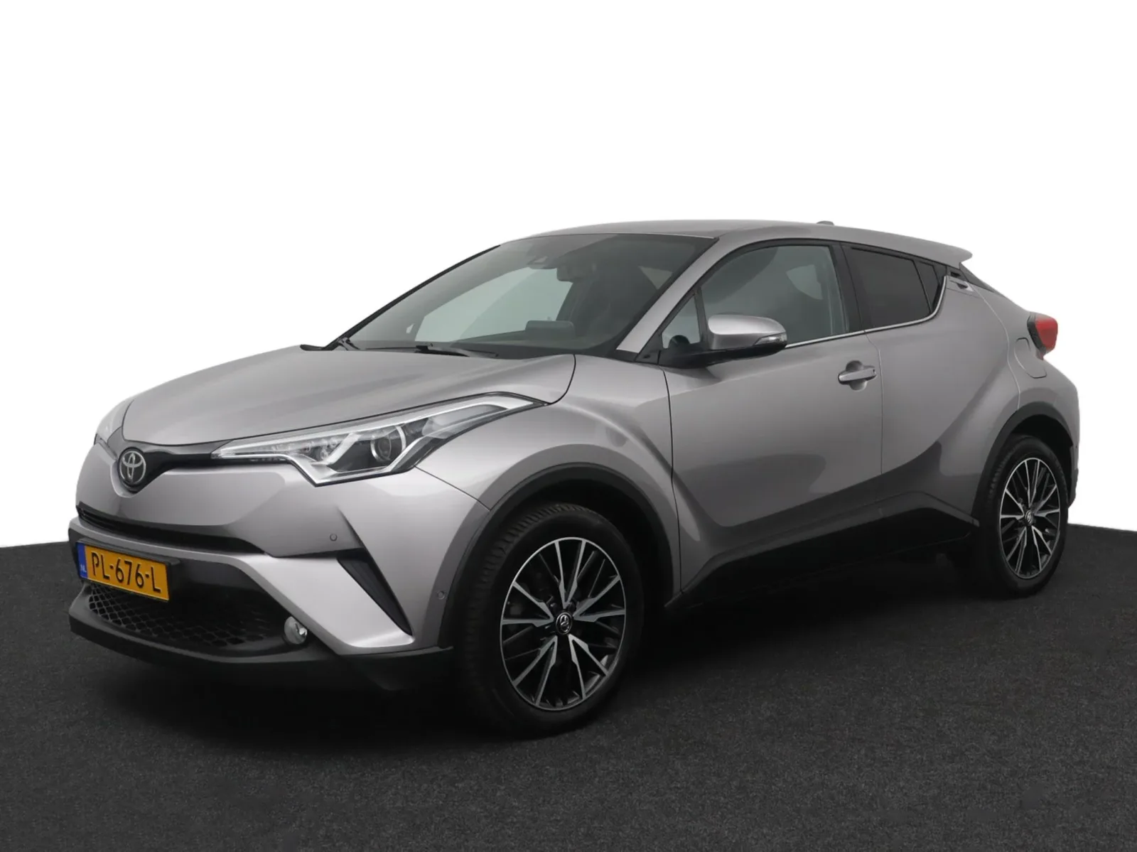 Toyota C-HR (2017) — foto 1