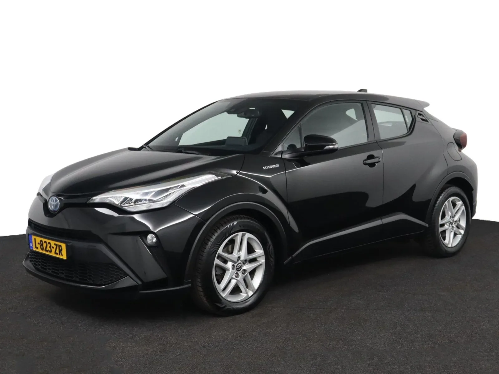 Toyota C-HR (2020) — foto 1