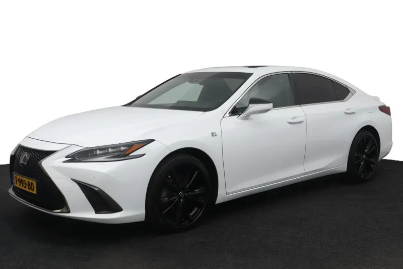 Lexus ES (2023)
