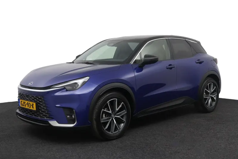 Lexus LBX (2024)