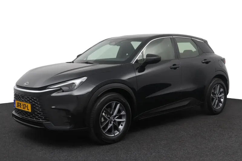 Lexus LBX (2025)