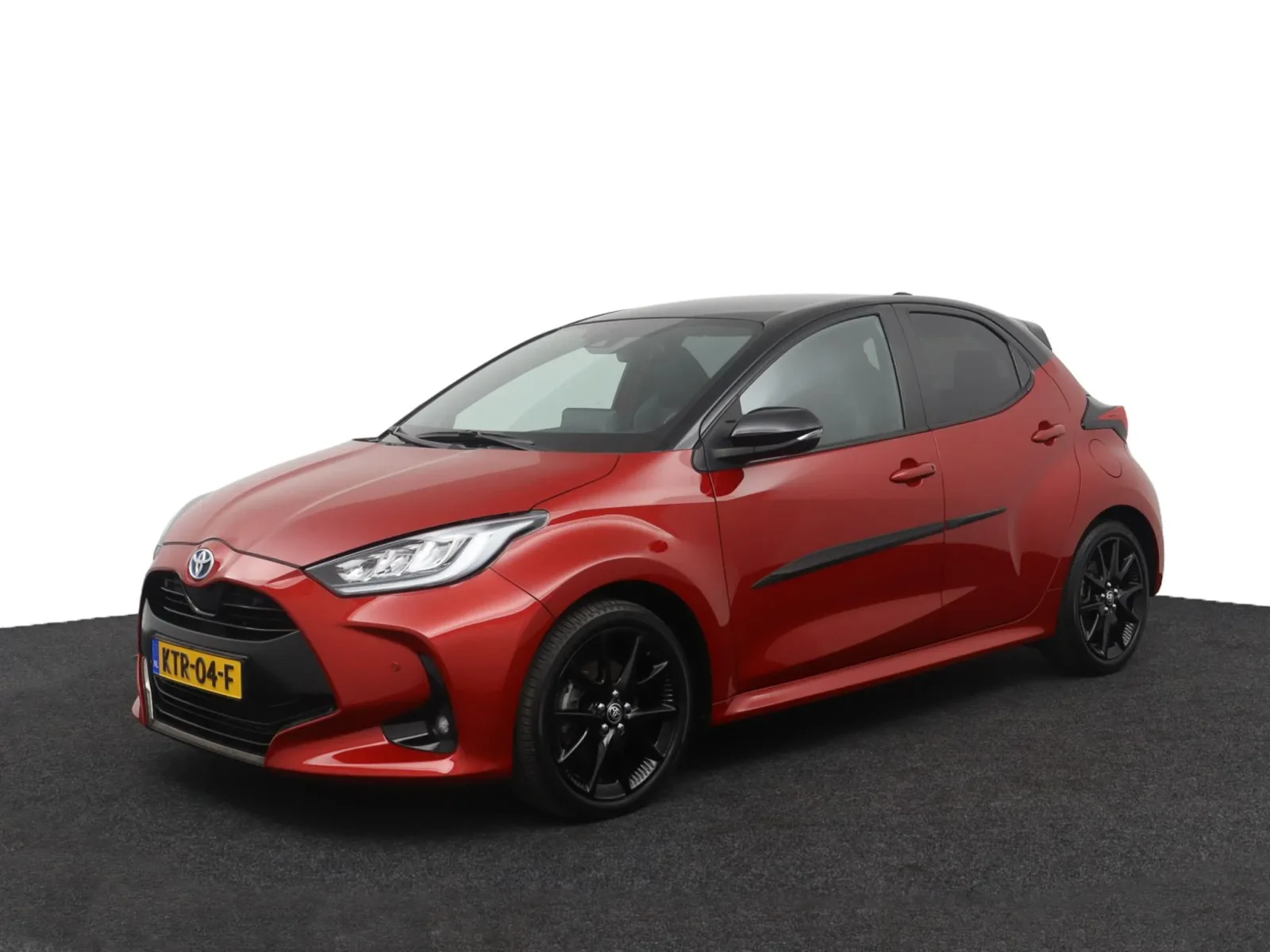 Toyota Yaris (2022) — foto 1