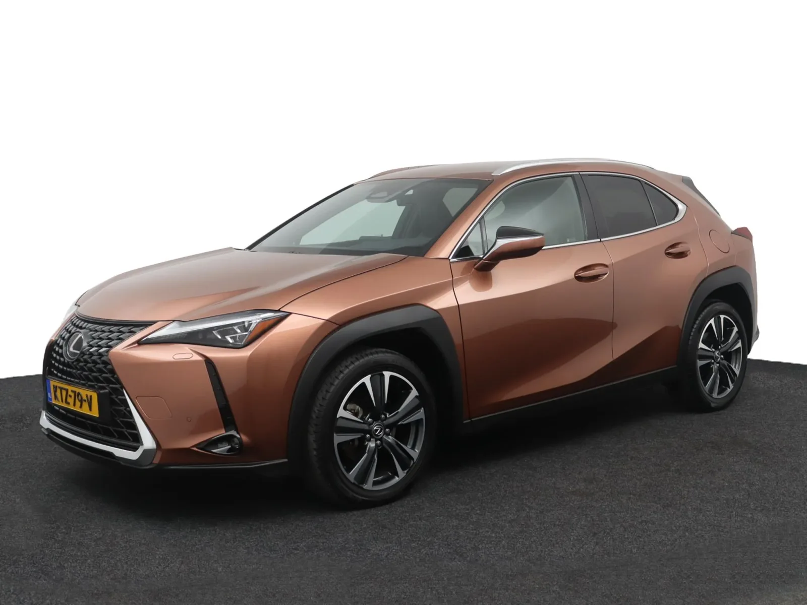 Lexus UX (2024) — foto 1
