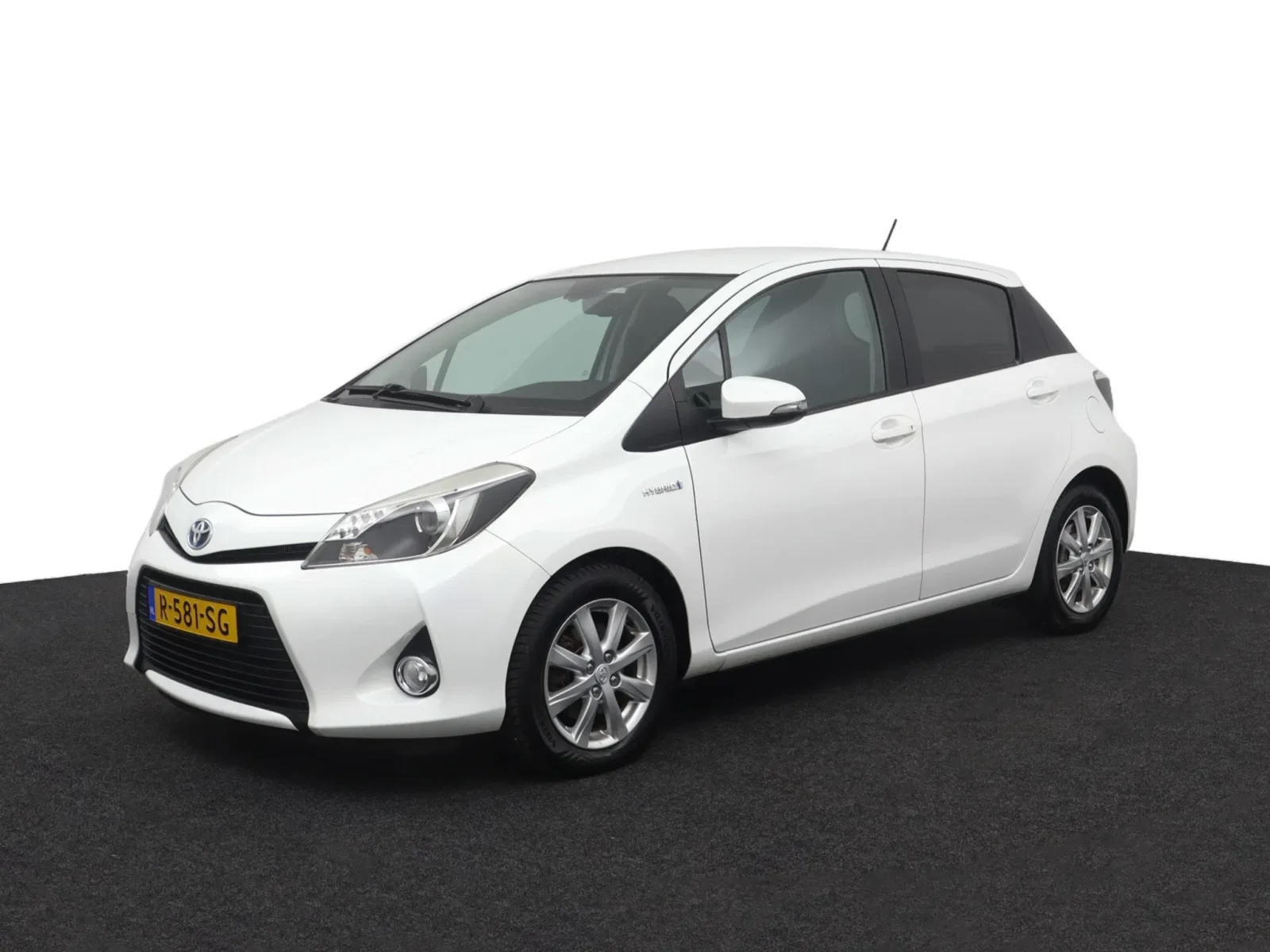 Toyota Yaris (2014) — foto 1