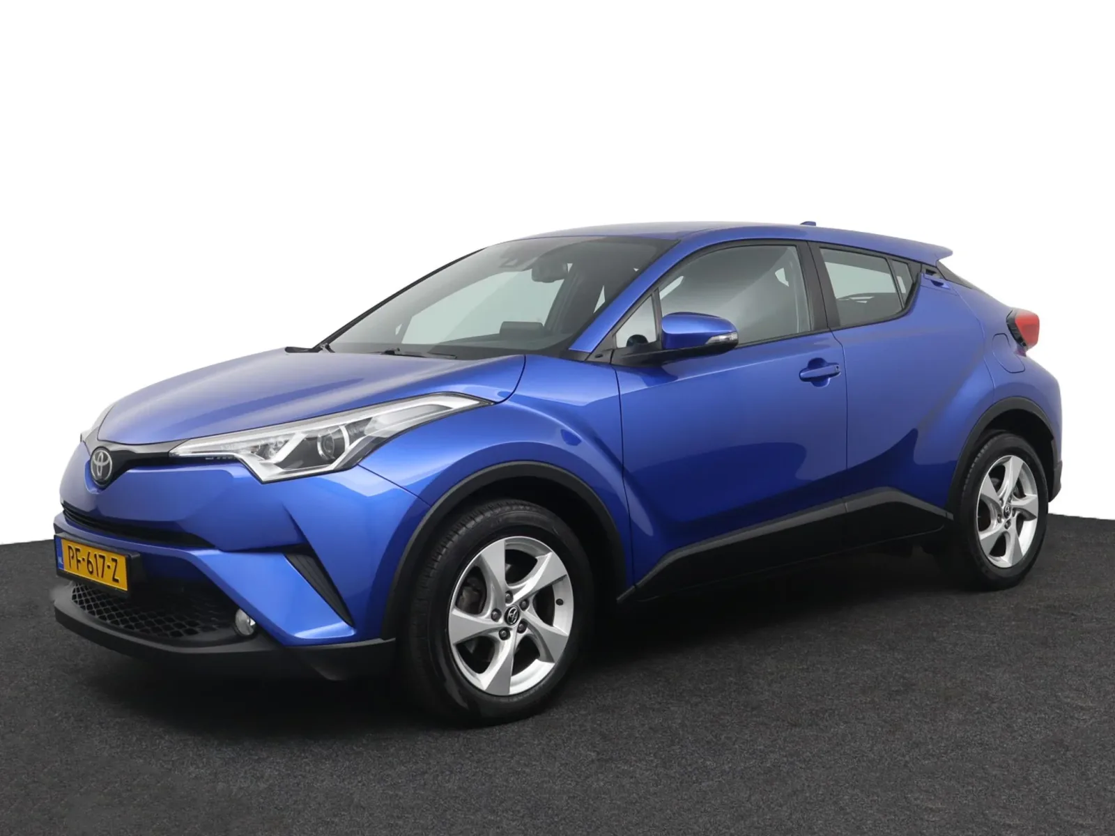 Toyota C-HR (2017) — foto 1