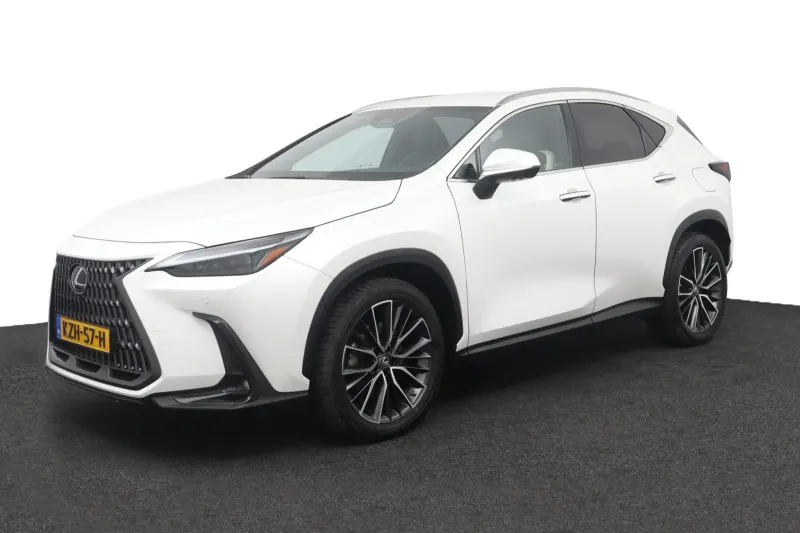 Lexus NX (2022)