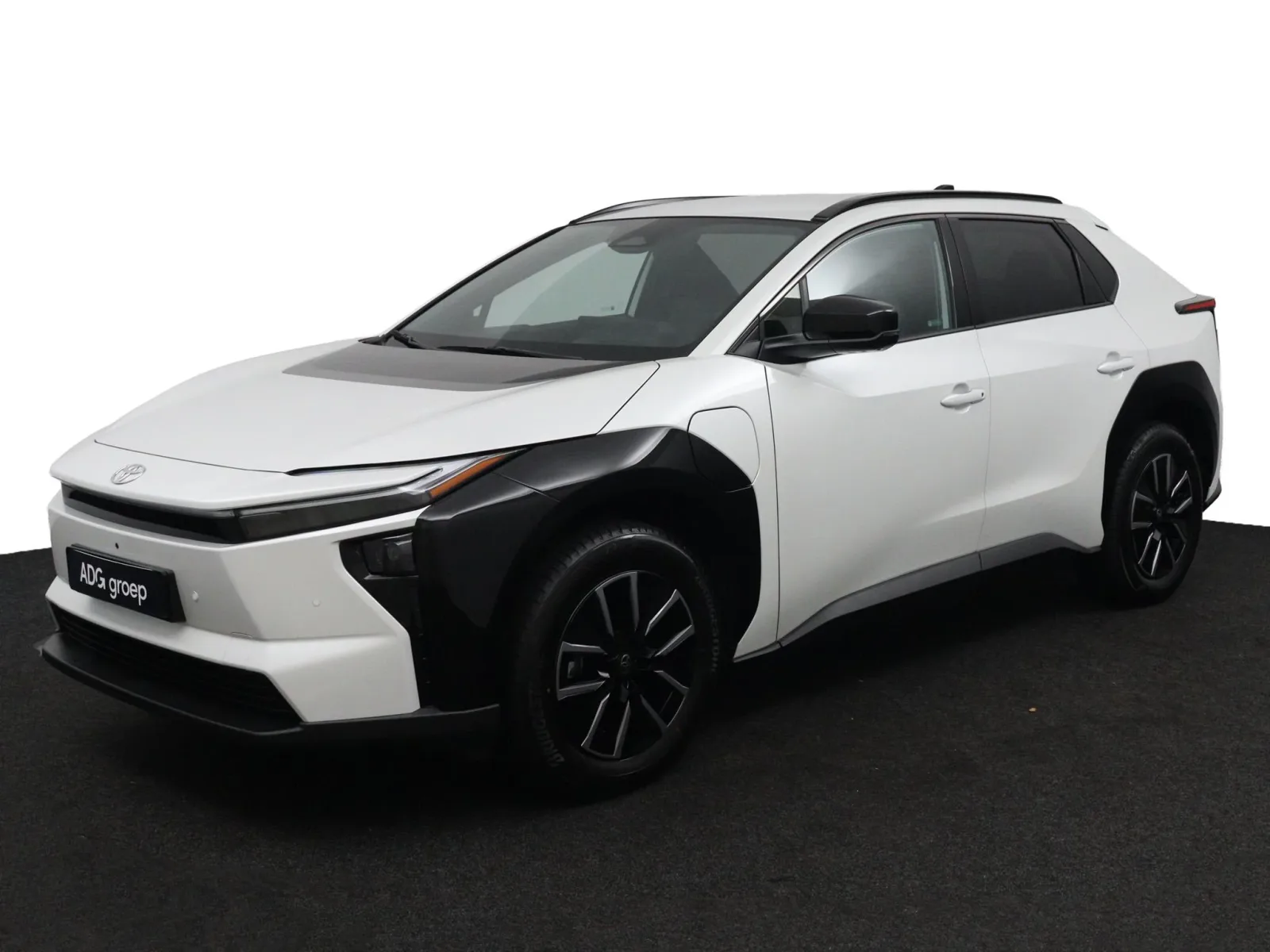 Toyota bZ4X (2026) — foto 1