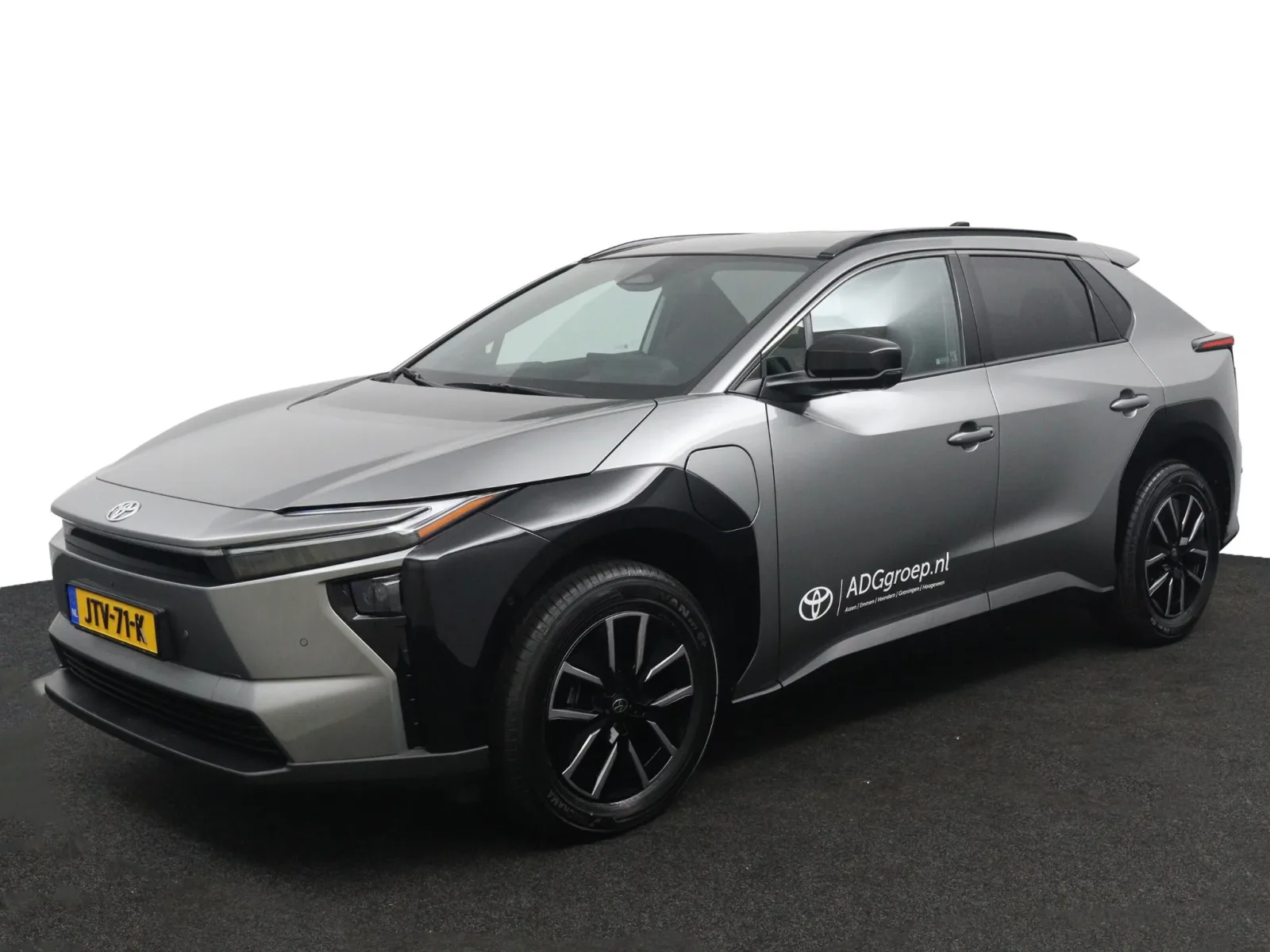 Toyota bZ4X (2026) — foto 1