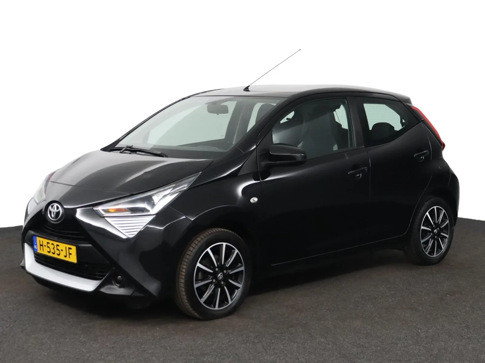 Toyota Aygo (2020) — foto 1