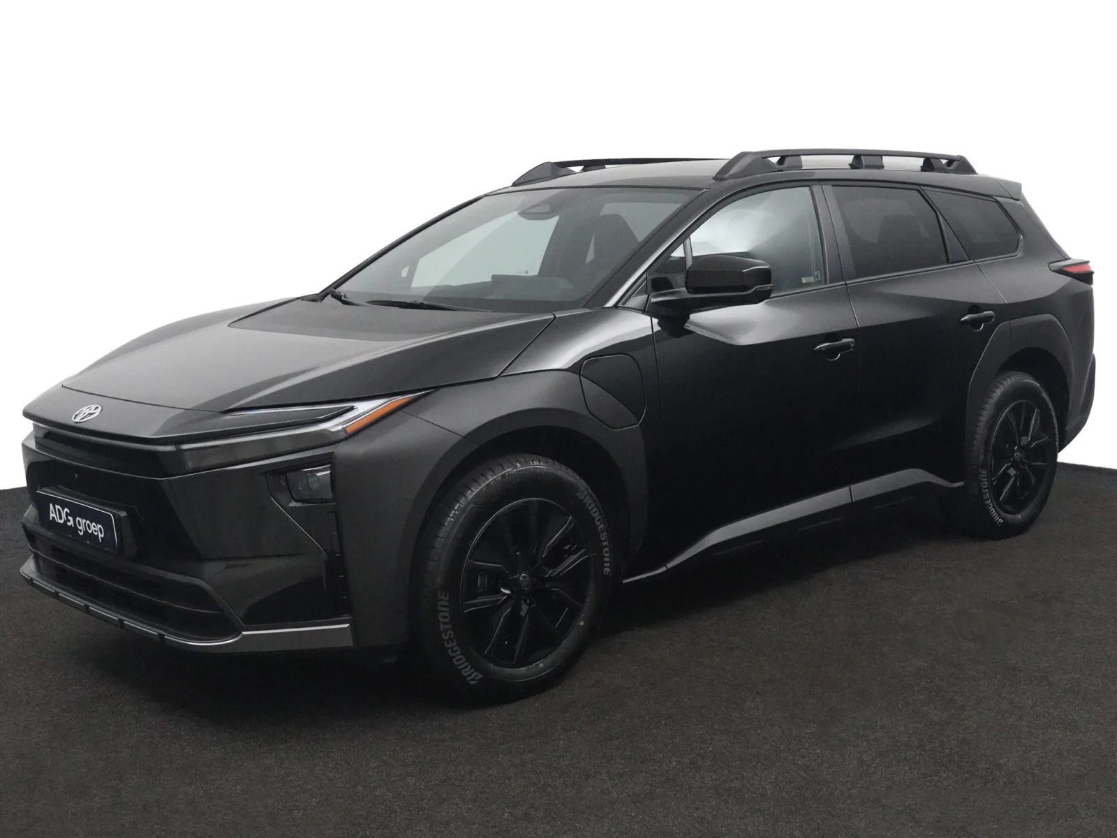 Toyota bZ4X (2026) — foto 1