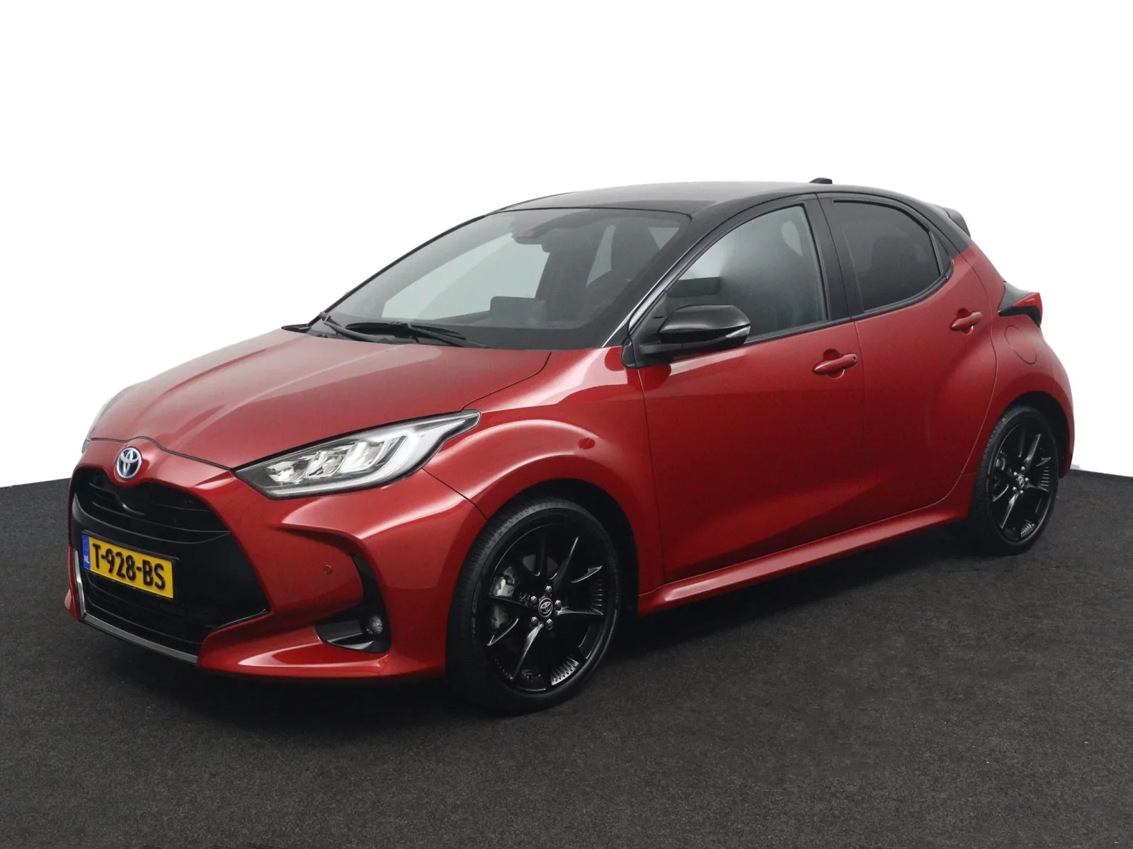 Toyota Yaris (2023) — foto 1