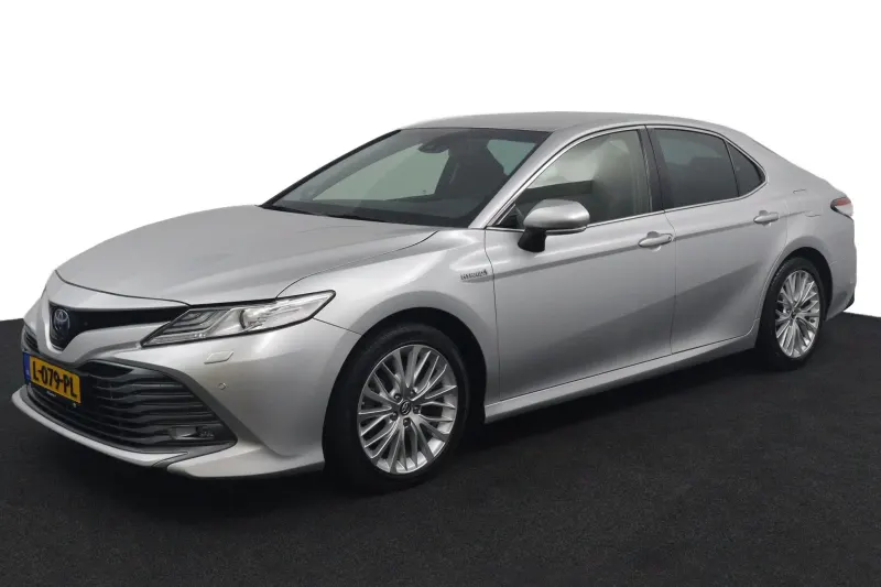 Toyota Camry (2021)