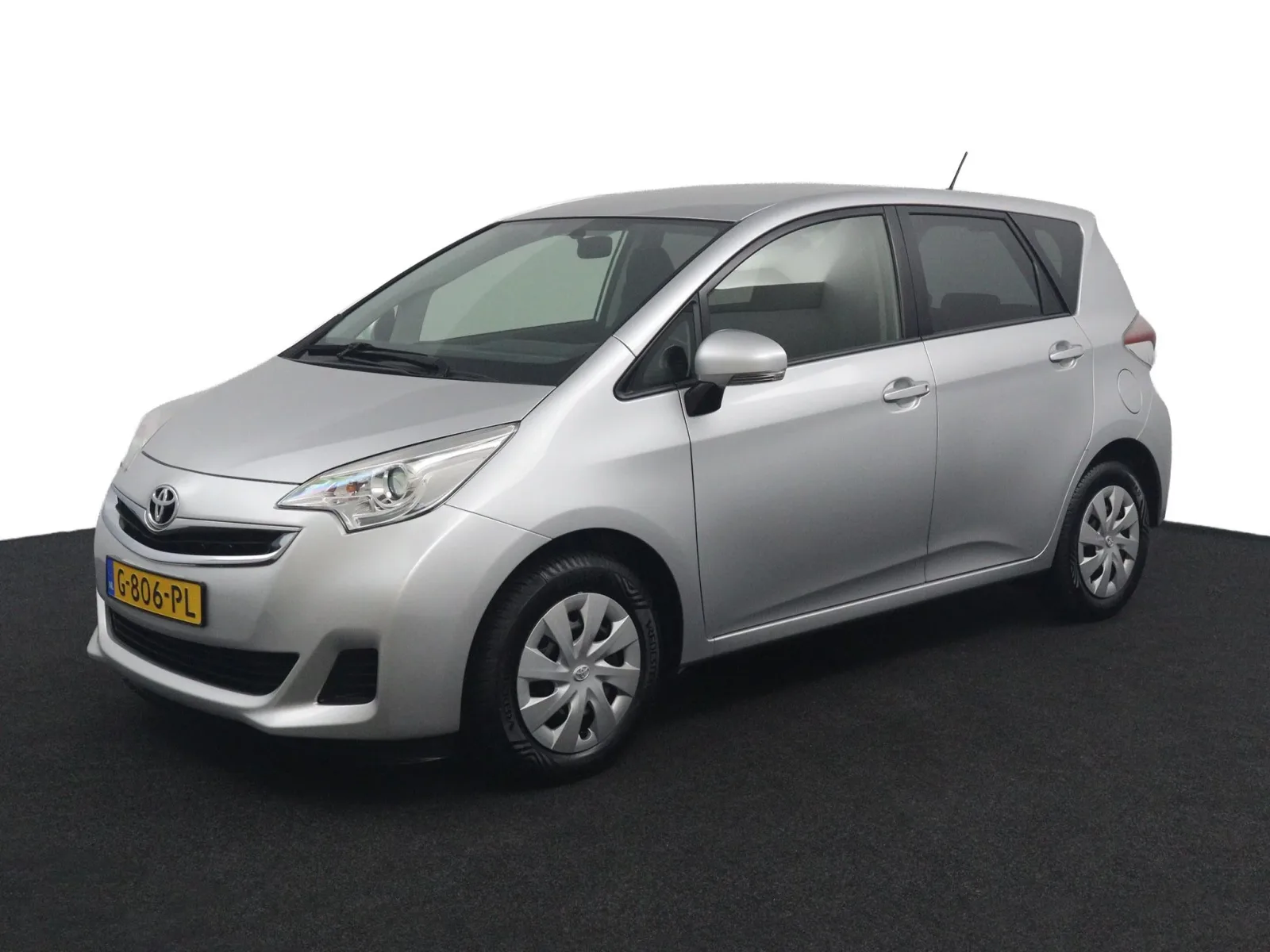 Toyota Verso S (2015) — foto 1