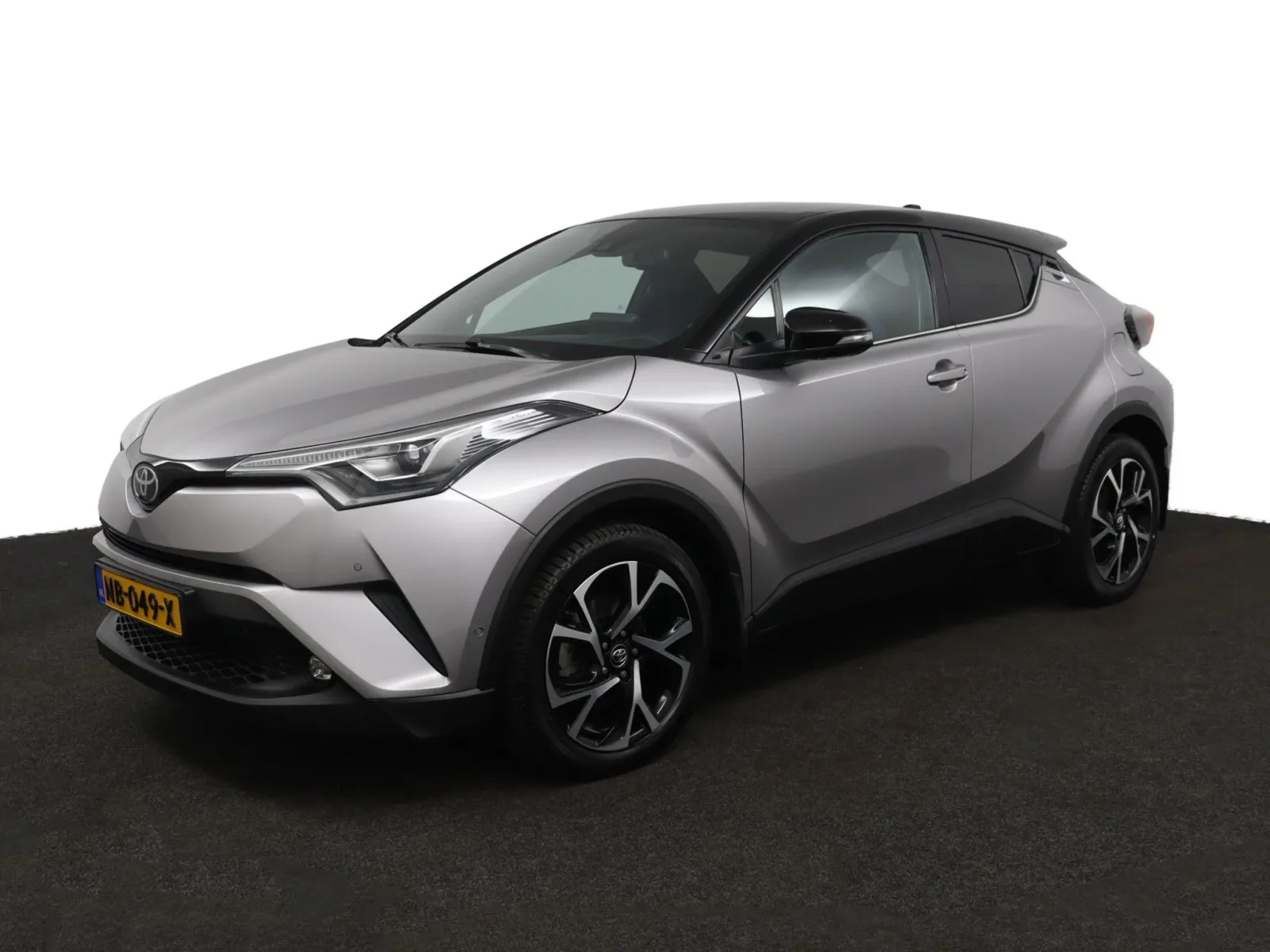 Toyota C-HR (2017) — foto 1