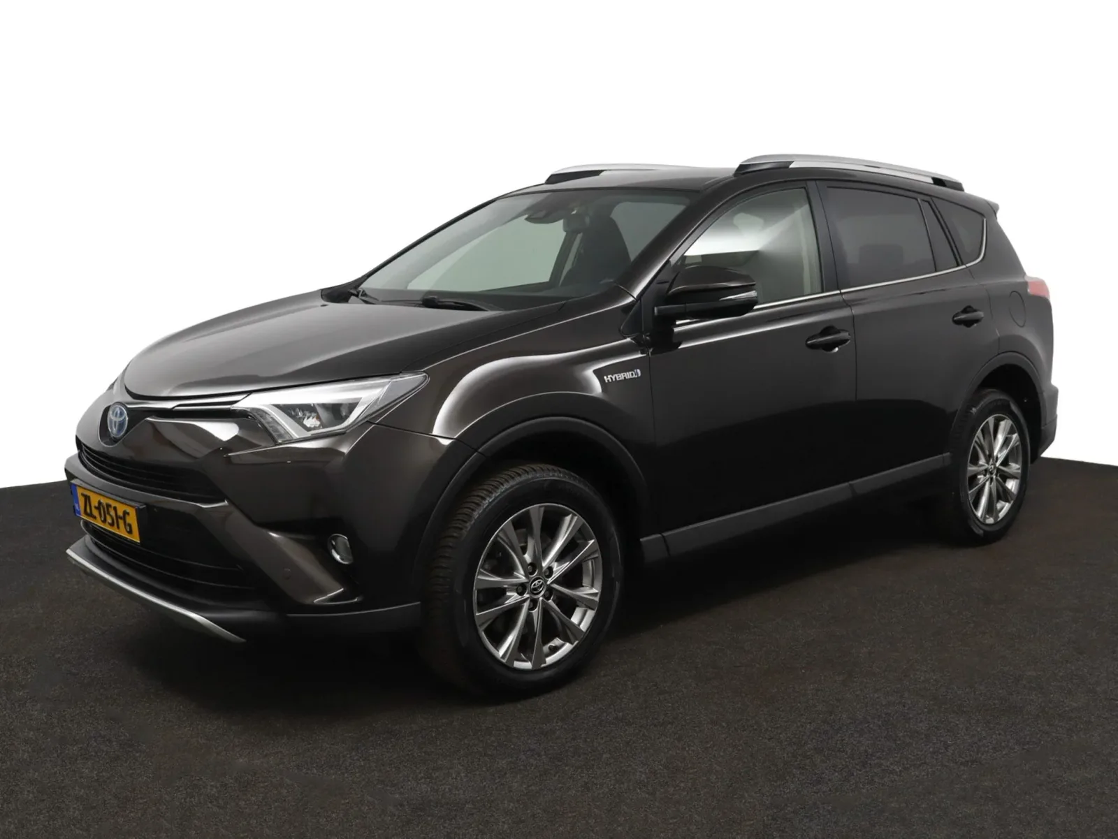 Toyota RAV4 (2016) — foto 1