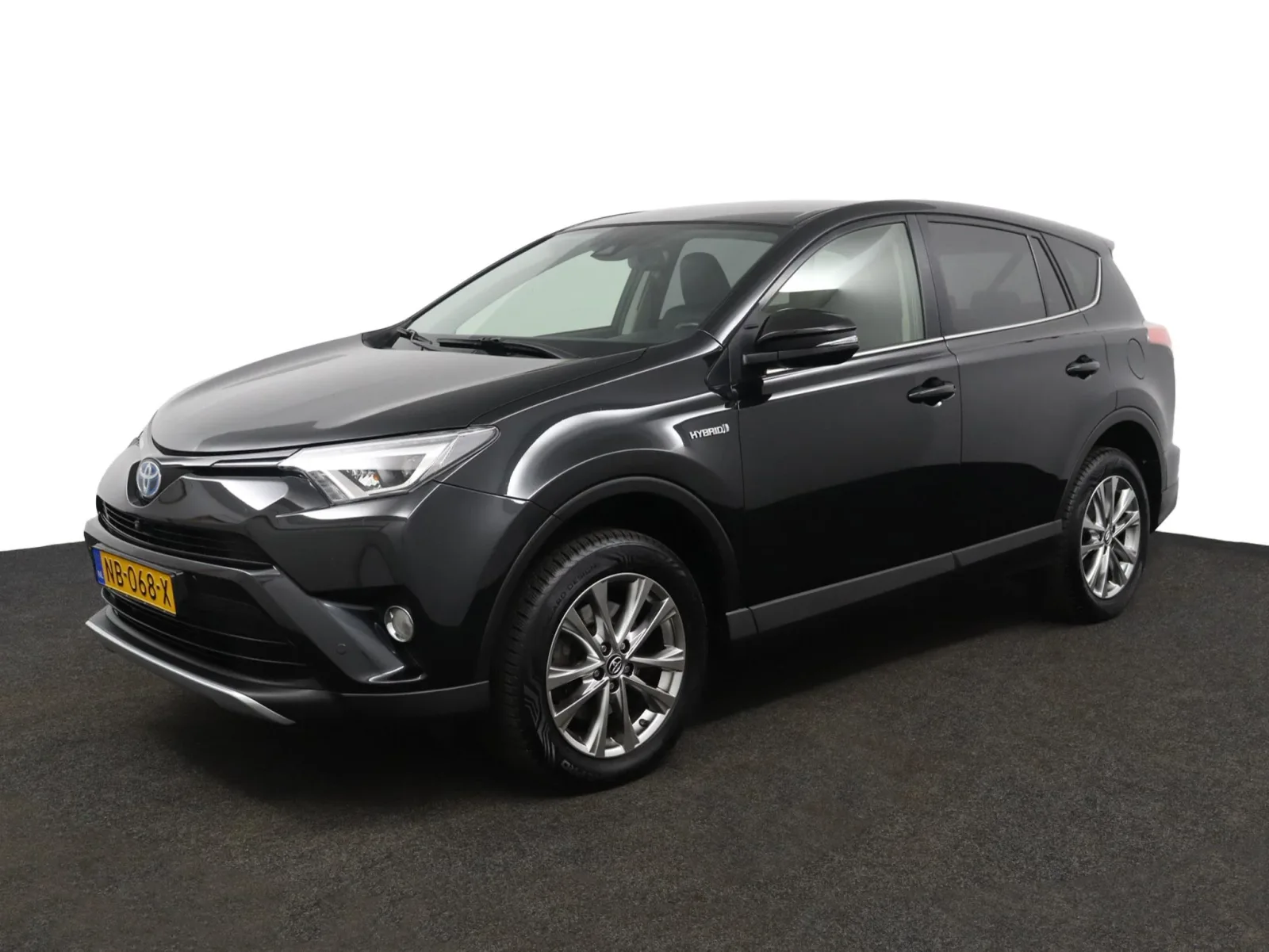 Toyota RAV4 (2017) — foto 1