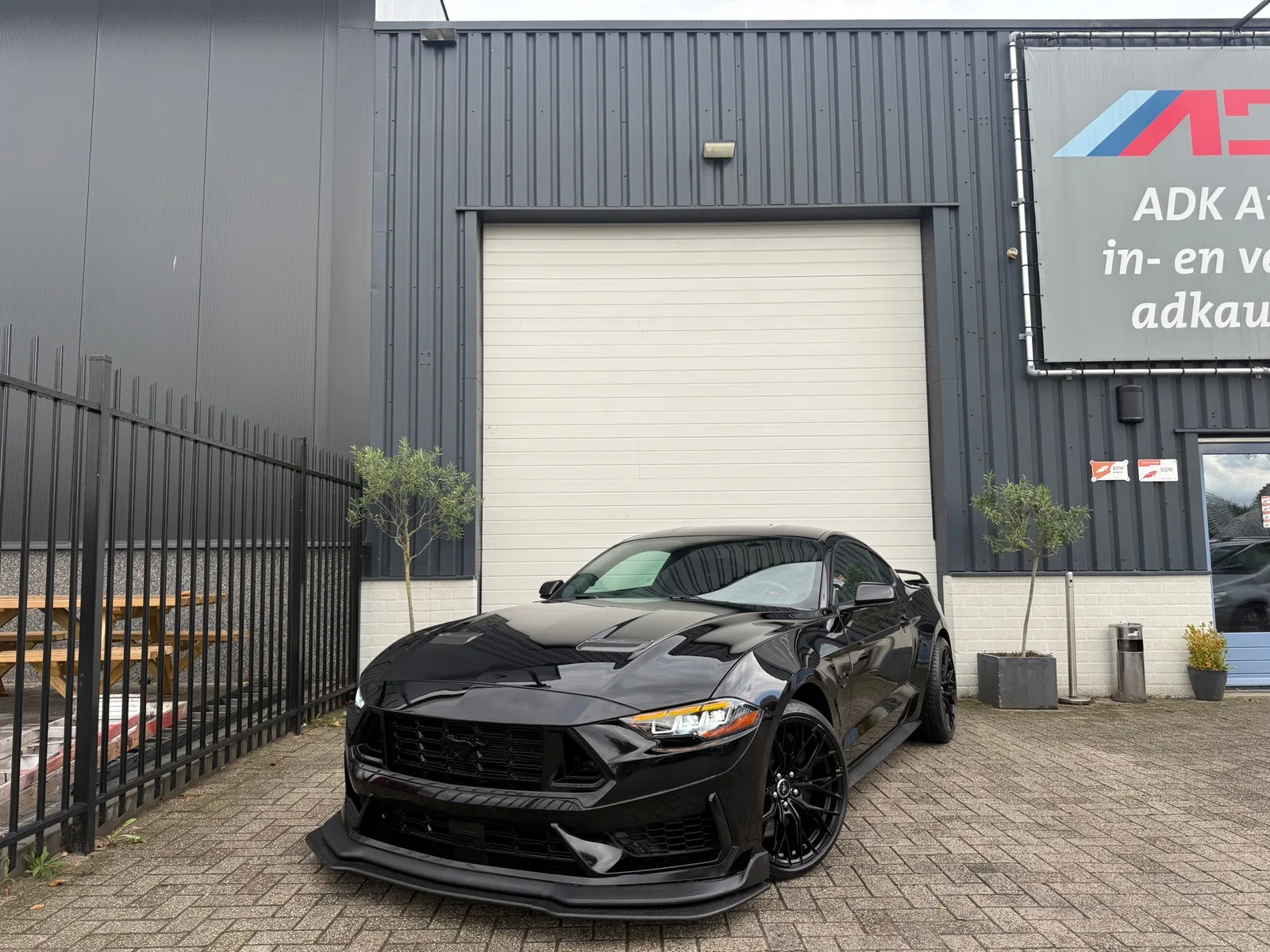 Ford Mustang (2020) — foto 1
