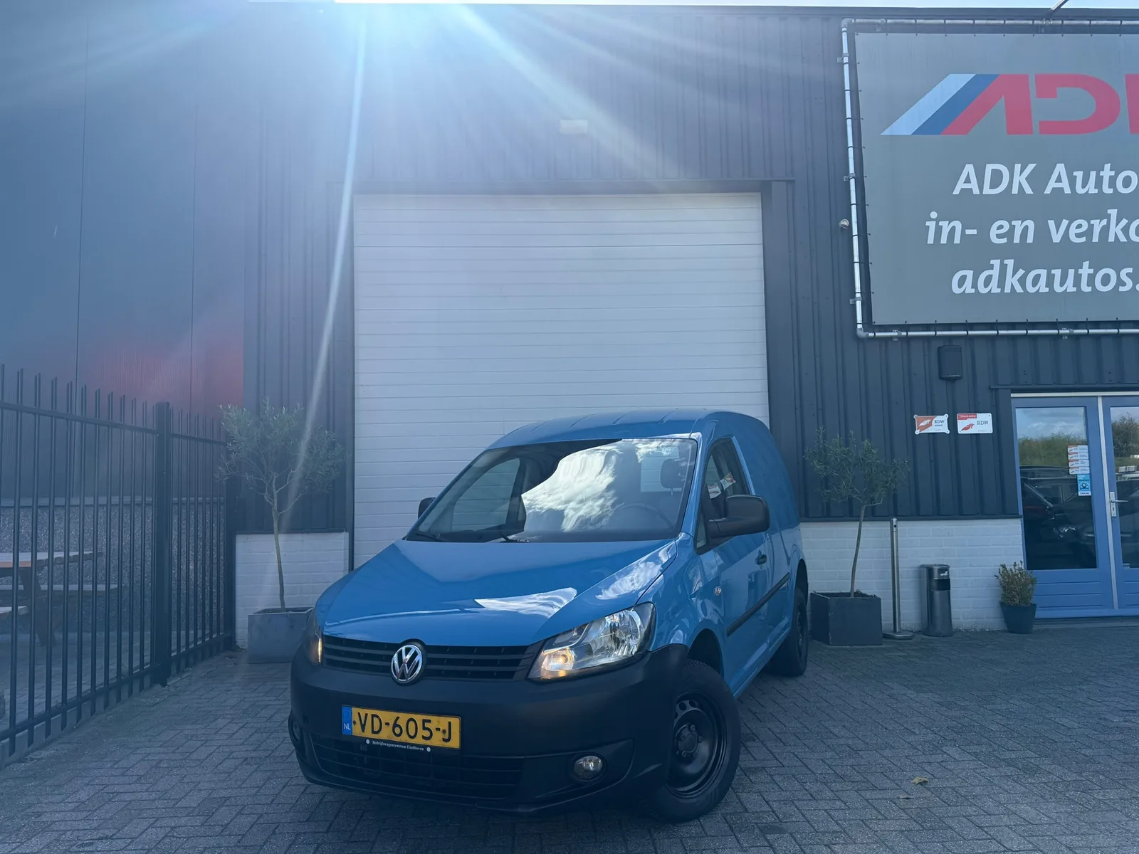 Volkswagen Caddy (2013) — foto 1