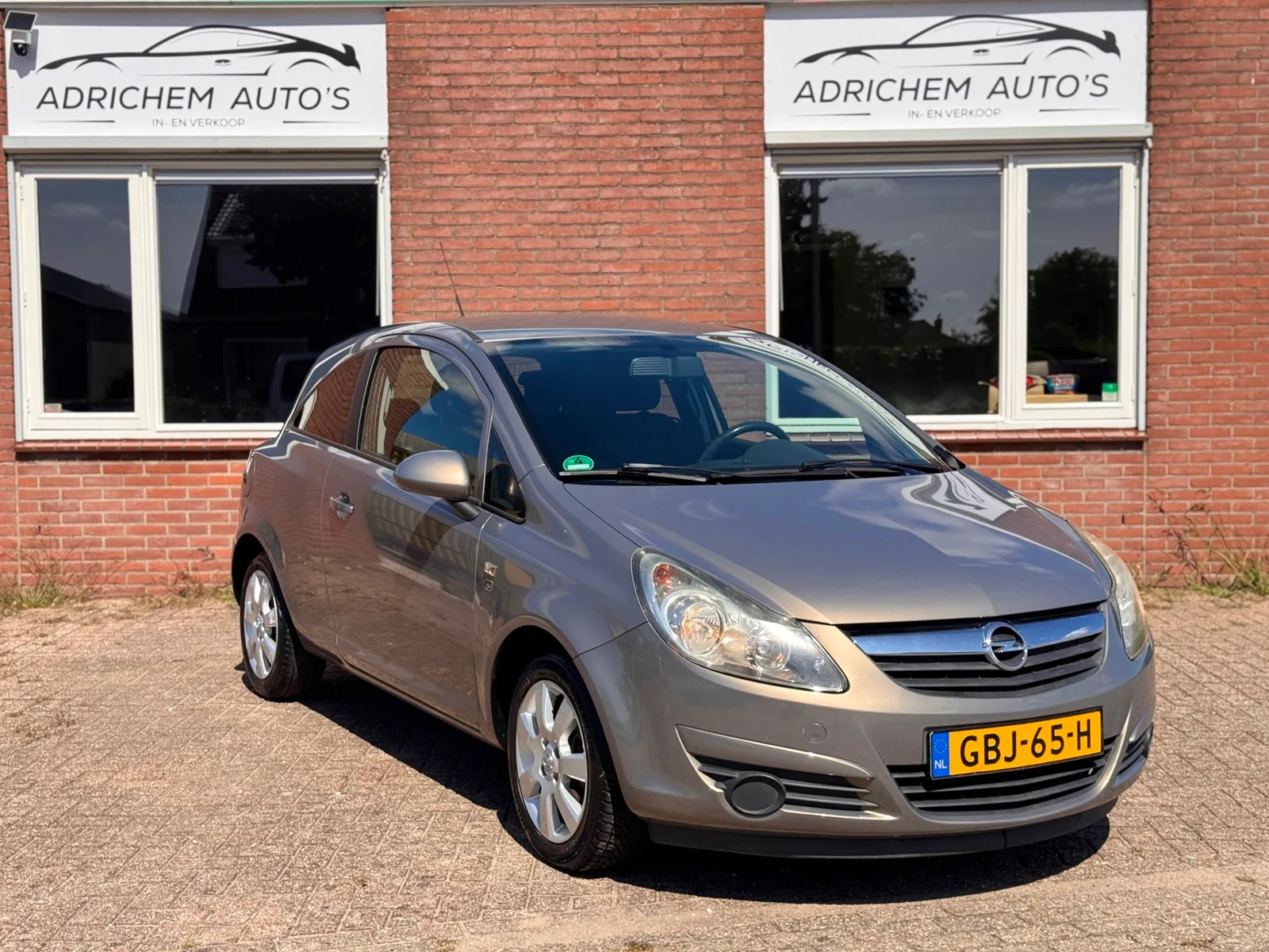 Opel Corsa (2010) — foto 1