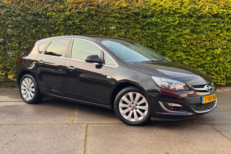 Opel Astra (2014)