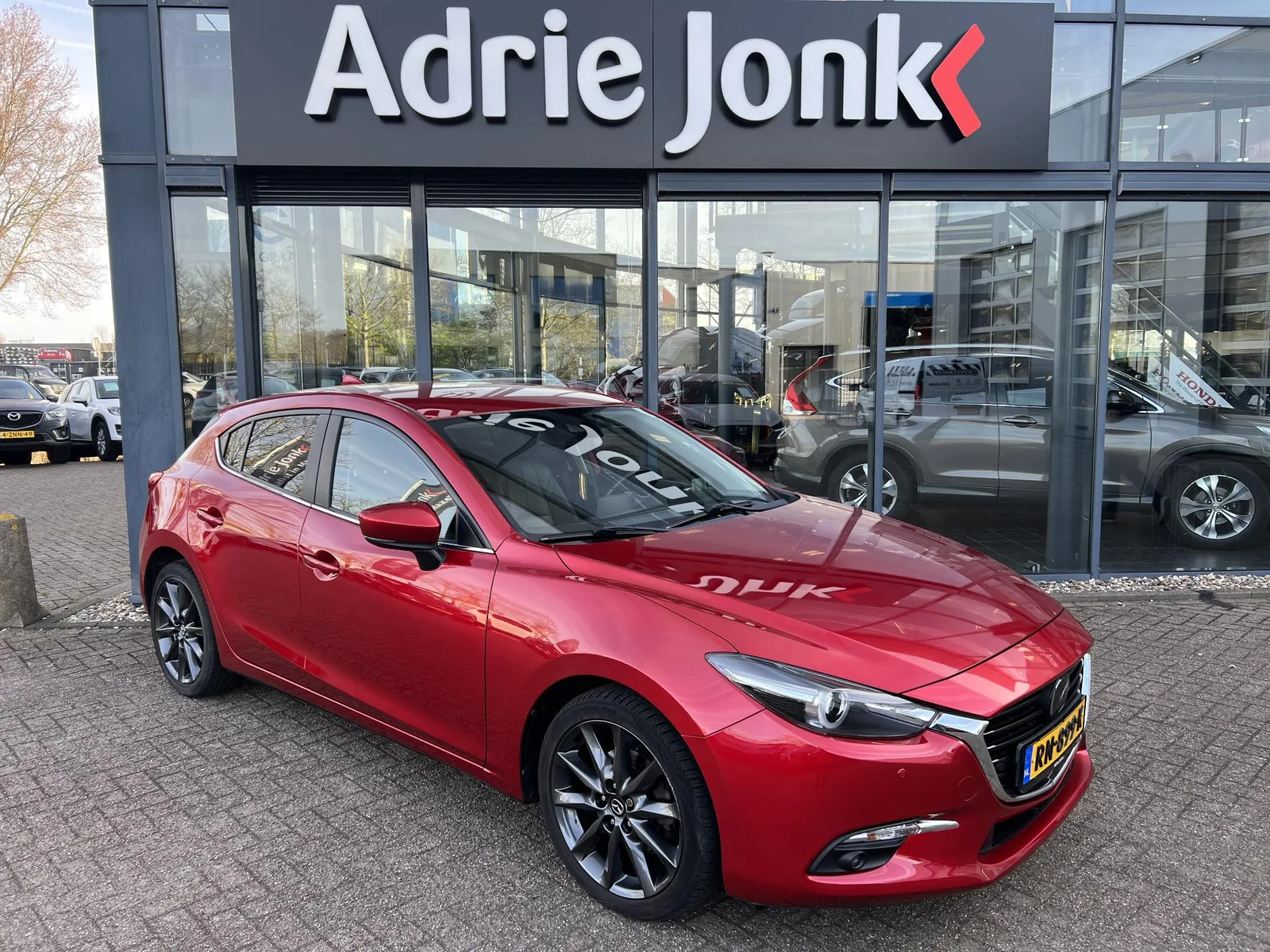 Mazda 3 (2017) — foto 1