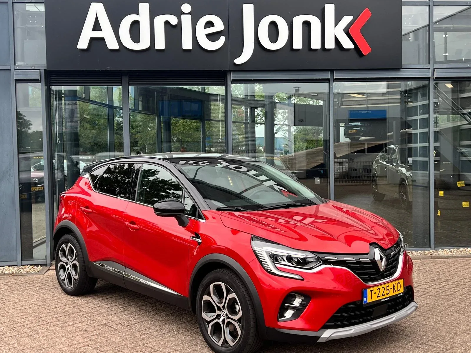 Renault Captur (2023) — foto 1