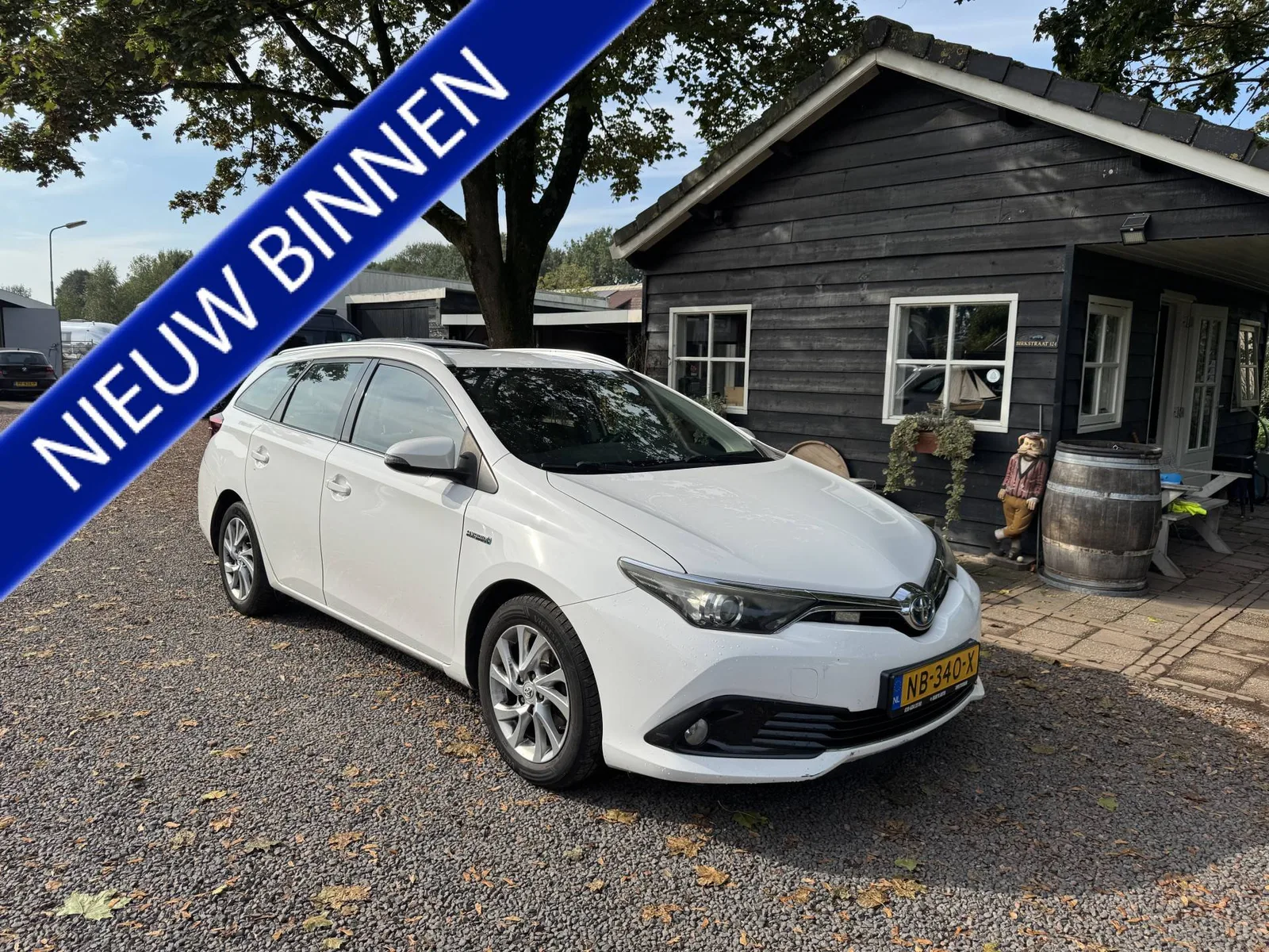 Toyota Auris (2017) — foto 1