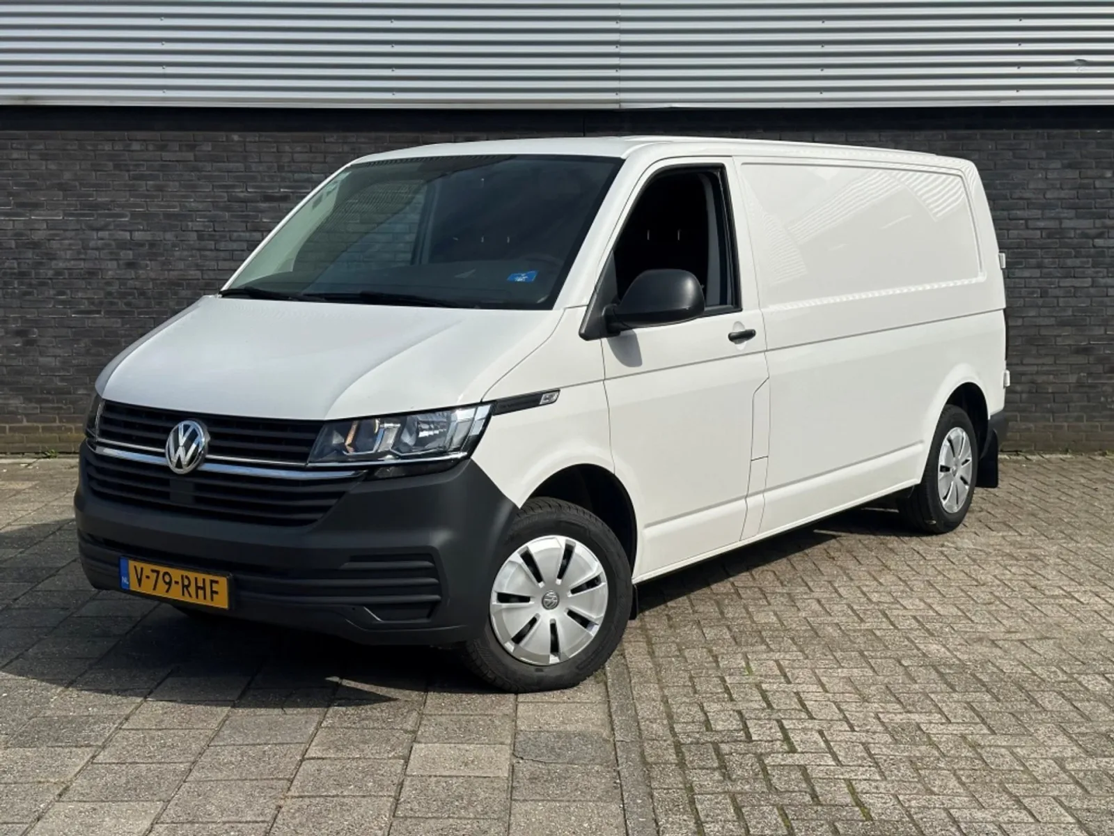 Volkswagen Transporter (2023) — foto 1