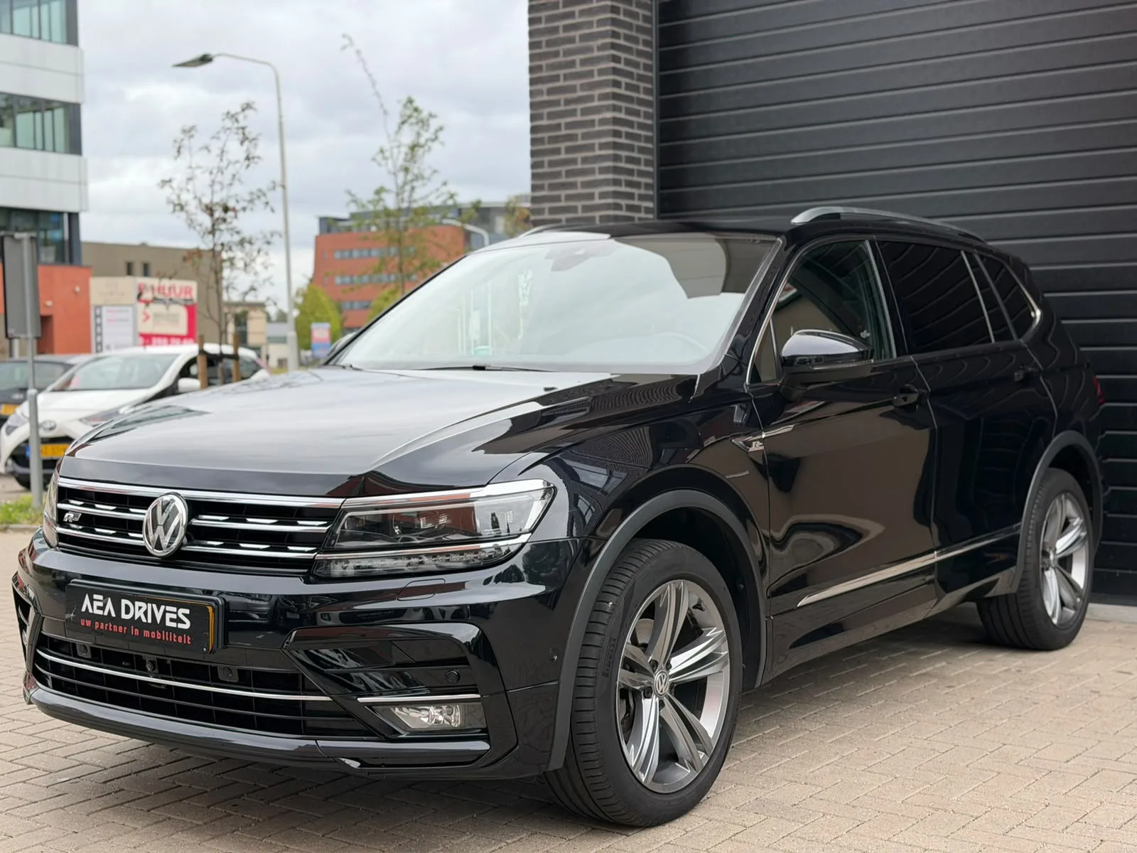 Volkswagen Tiguan (2018) — foto 1